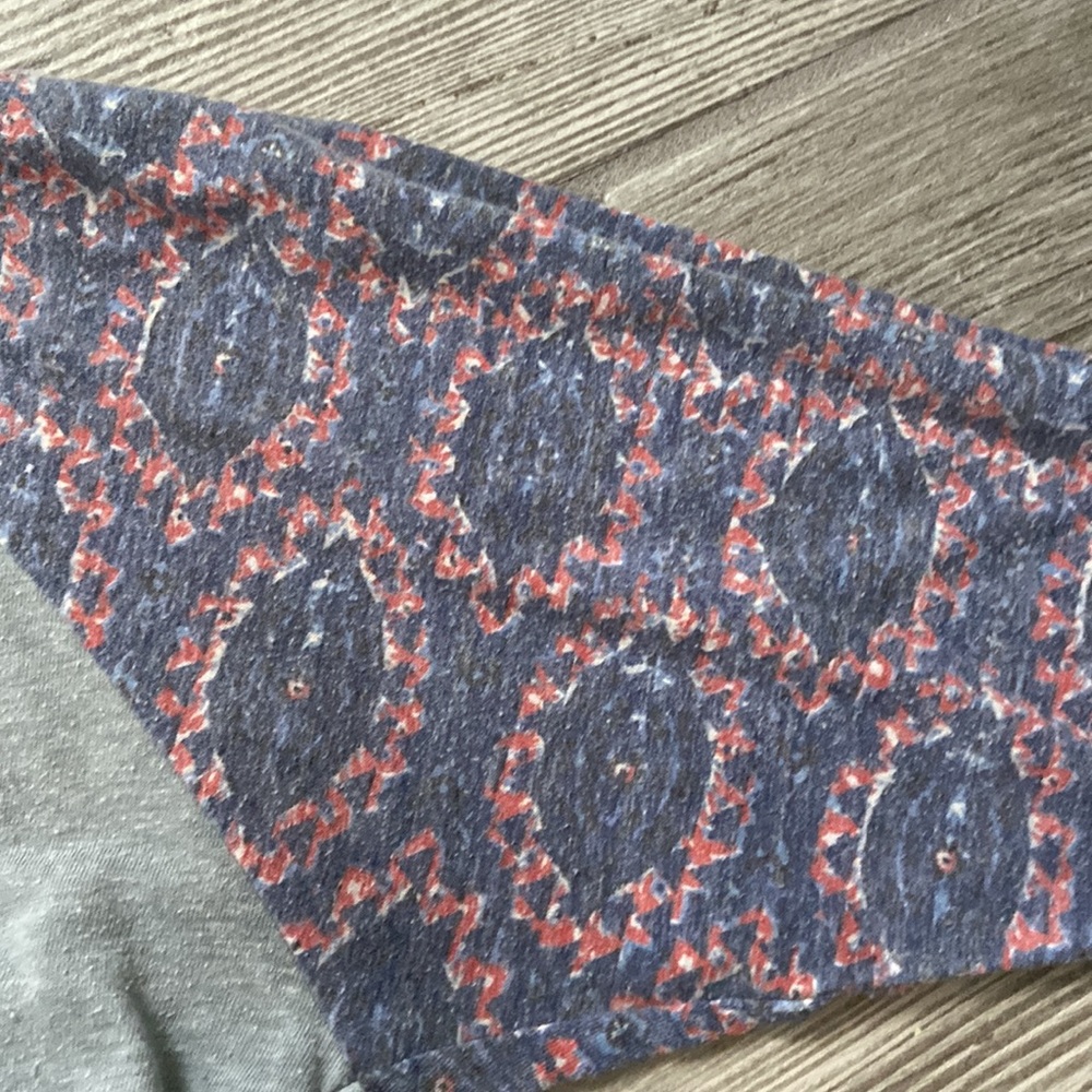 LulaRoe Raglan Tee - Picture 2 of 3